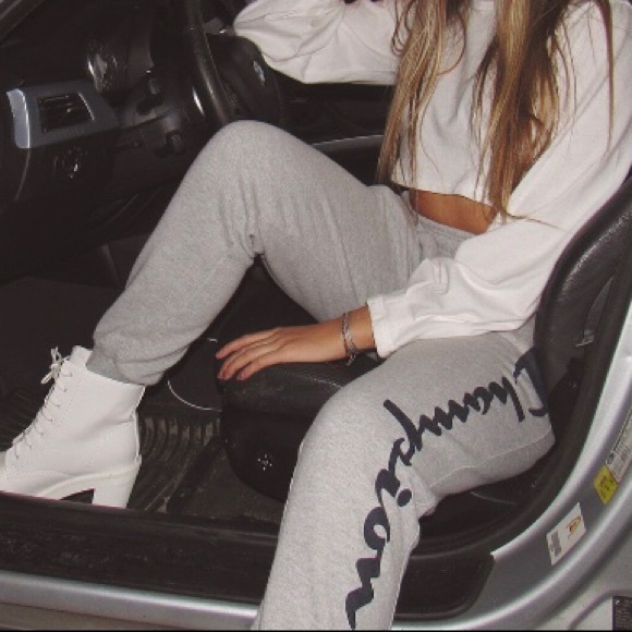 ❣️SOLD Champion Powerblend Fleece Logo Joggers - Picture 5 of 5